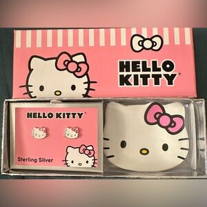 NWT ‘HELLO KITTY' GIFT SET - Earrings and Trinket Dish